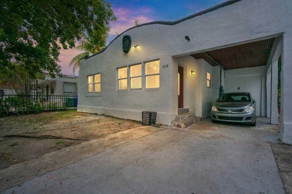New! Havana Nights Villa ! Walk To Calle Ocho! Miami Exterior photo