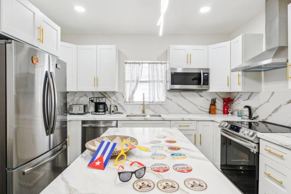 New! Havana Nights Villa ! Walk To Calle Ocho! Miami Exterior photo
