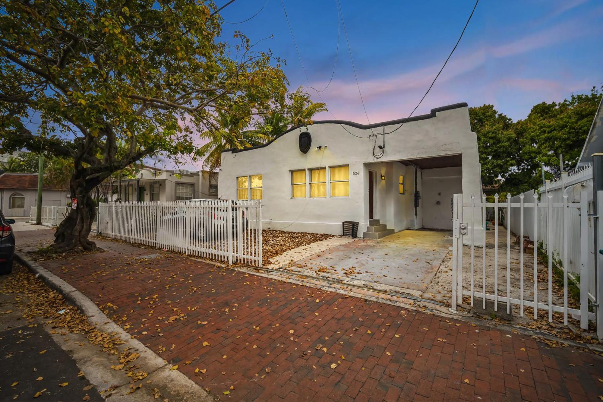 New! Havana Nights Villa ! Walk To Calle Ocho! Miami Exterior photo